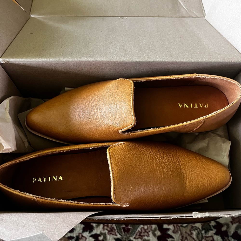 Brand new Portland Leather “pointed flat” in Dune.